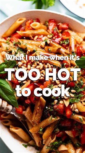 What I make when it’s too hot to cook!! Comment RECIPE and I’ll DM my top 20 recipes to you. Think beyond the salad!! We are talking chicken banh mi, rice paper rolls, green ginger noodles, peanut noodles, poke bowls - and so much more. Enjoy! - N x ❤️ #summerfood #recipetineats | RecipeTin