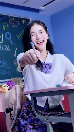 She Was Late… But He Made It Worse 💀 #linhchihihi #messyclassroom #schoolcrush #schooldrama