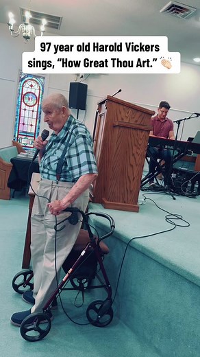 Harold Vickers Sings 'How Great Thou Art' in a Heartfelt Performance