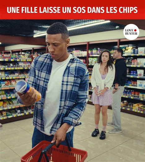 474K views · 10K reactions | Une fille laisse un SOS dans les chips | DramatizeMe France | Facebook