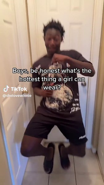 Ngl baggy hoodie with Nike pros 😂 #fyp #viral #relatable #foryou #shelovewinnie