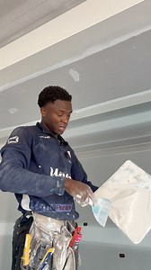 2M views · 3.8K reactions | Turn your old and ugly home into a luxury one with this Step by step beginners guide to kitchen drop down bulk head #doityourself #homebuilder #tutorial #tips #tipsandtricks #Diy #remodelling #handyman #homeowner #flippinghouses #renovation #stepbystep #beginners #homerenovation #kitchendesign #kitchen #kitchendecor #kitchenisland #kitchenremodel #kitchenrenovation #kitchendesignideas #kitcheninspiration | UNIC Plaster | Facebook