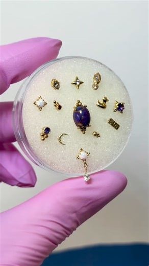 Here are some of our favourite 18kt gold threadless attachments from @anatometaluk ✨ The perfect Christmas present for yourself, or any gold lover that wants to add something unique and stand out! Bookings available for this weekend via the Booksy app! 🤘🏻 | Snug Piercing Studio