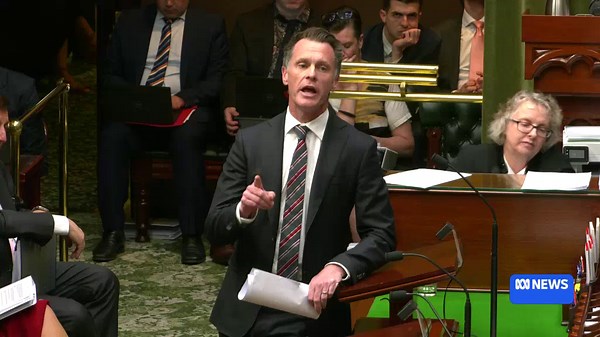 Minns tells parliament he's trying to reach a deal with striking nurses