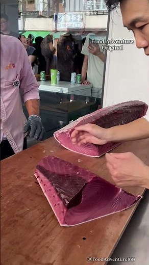 Insane bluefin tuna belly slicing with katana用最鋒利武士刀切黑鮪魚腹肉#BluefinTuna #Katana #黑鮪魚
