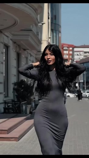 Tribute to @Lucy Liu Who is the finest one of all 🎶 #fashion #lucyliu #lucyliusupremacy #lucyliuedit #fashiontiktok #fashiontok #maxidress #icecube #thuglife #gangster #gangsta #gangang