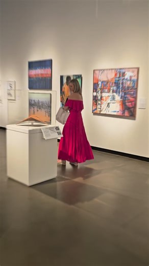 BRUNCH MUSEUM date idea on Hillsborough St. We enjoyed a lovely brunch at Irregardless followed by a visit to the Gregg Museum of Art & Design at NC State. Irregardless is a true Raleigh landmark and one of our favorite local restaurants. A classic dining experience, and what we especially love, is that they offer something for everyone, from excellent vegetarian & vegan dishes to meat dishes and gluten-free options - you can bring everyone! The Gregg Museum of Art Design on NC State University'