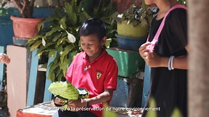 🌿 Ho fitsinjovana ny tontolo iainana sy ny manodidina azy dia miara-miasa JB Madagascar sy ONG EDEN hanomezana aina vao ireo akora izay tsy azo ampiasaina intsony ho lasa fitaovana amin'ny andavanandro tsara sady miavaka.🛍️ Izany hetsika izany koa dia atao mba hanohanana ireo orinasa madinika misehatra eo amin'ny asa tanana. Raha te hanohana sy hisitraka ireo asa tanana vita Malagasy ihany koa ianao dia aza misalasala manoratra ao amin'ny pejin'izy ireo : ONG EDEN "Entreprendre pour le Dévelop