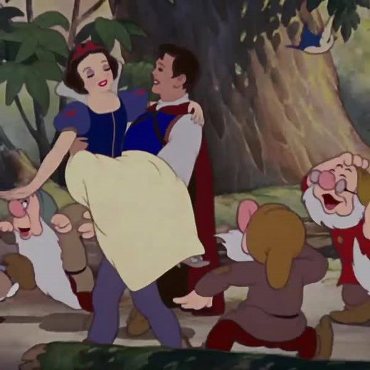 👑 Princess Facts 👑 Testet jetzt euer Disney Prinzessinnen Wissen: 👉 Wusstet ihr, dass Schneewittchen die erste Disney Prinzessin überhaupt war? Der Film „Schneewittchen und die sieben Zwerge“ kam 1937 in die amerikanischen Kinos. 😮 Noch nicht genug? Hier findet ihr noch mehr Lieblingsszenen eurer Disney Prinzessinnen: 👉http://bit.ly/PrincessesDisney | Disney