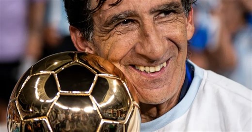 Quem é o técnico que tenta devolver a Argentina às glórias na Libertadores