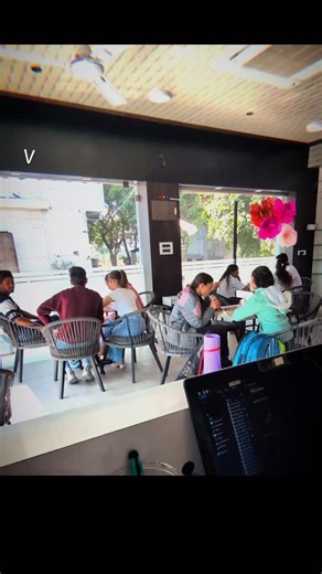 Zentai 젠타이 BubbleTea🧋 & Ramen🍜 Bhilwara on Instagram: "Vibing Crowd at Zentai for Gen Z ✨✨✨"