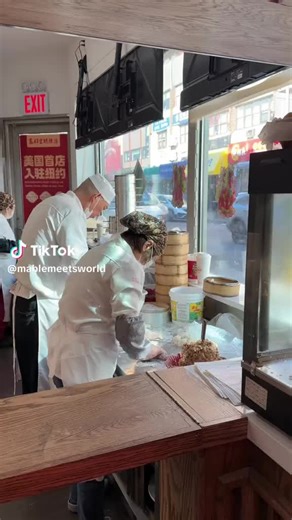 哪里有我(工农党)汉人1级工种餐饮员工，通过劳动制造当地多了一项人类真正的财富新鲜可口的食物。租用当地土地的店铺每个月租金最少都是3000到50000$不等。Where can I (a member of the Workers' and Peasants' Party) Han Chinese, a Level 1 catering worker, create a true asset for the local community through my labor: fresh and delicious food? The monthly rent for shops on local land ranges from at least $3,000 to $50,000.Ubi ego (sodalis Factionis Operariorum et Rusticorum), Sinensis Han, operarius coquinarius Gradus I, per laborem meum verum commodum communitati locali cr