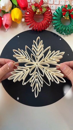 765K views · 4.1K reactions | Make beautiful snowflakes using tissue boxes; they're very three-dimensional and pretty! #ParentChildCrafts #DIYCrafts #CreativeCrafts #KindergartenCrafts #fblifestyle | Art, Crafts and Journals | Facebook