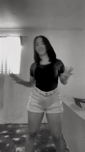Videos de La bebé bella❣️ (@labebebella1) con “Lyrics - valeria lyrics🎵”