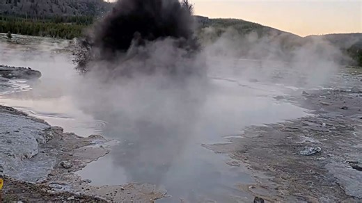 Yellowstone pool eruption caught on camera