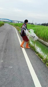 1.6M views · 3.4K reactions | Amazing Throwing Cast net #fishing | Ser Ron | Facebook