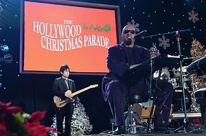 5 R&B Christmas Songs to Play This Holiday Season
