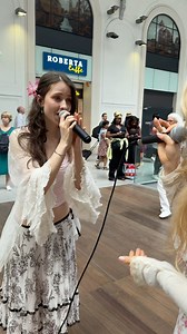 We met these amazing twin sisters in Paris train station..😱 Go check out the musicians : 🎤@aliciaundjasmina 🎹@cyp.sip #billieeilish #happierthanever #violin #violincover #piano #publicpiano #pianoengare #singers #twins | Violin_Phonix