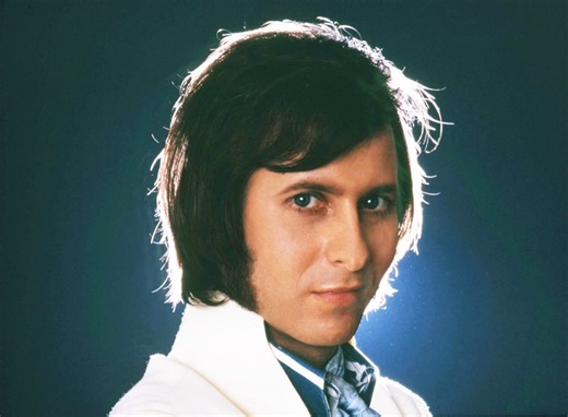 Als FOTO DER WOCHE gibt’s mal wieder ein Portrait von Ende der 60er. Schönen Samstag Euch allen! Euer Michael #die60er #schlager #michaelholm #michaelholmfotos | Michael Holm