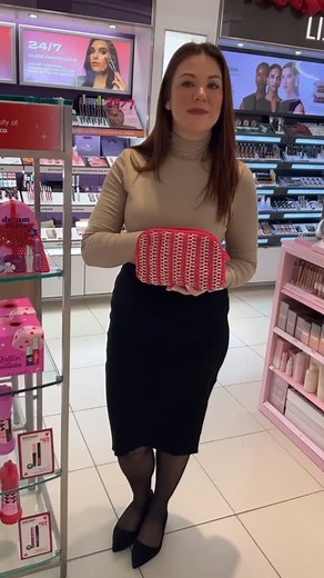 Join our Beauty Mingle today, funds raised benefitting Look Goid Feel Better, Women’s Cancer foundation helping women dealing with the effects of cancer treatments. 11-4 Carol from Estée Lauder Brands 11-2 Ayren from Benefit Gift with purchase available for almost all brands! Drop by on your lunch ! #beautymingle #beautymingle2025 #esteelauder #benefit | Shoppers Drug Mart