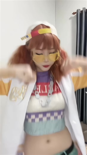 Lily's Captivating Dance Cosplay from Identity V