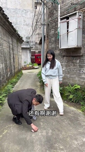 Fish, that's how they get hooked. #Funny video