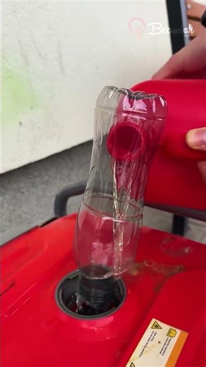 Turn a bottle into a fuel funnel ⛽ #easy #fuel #funnel #bottletrick