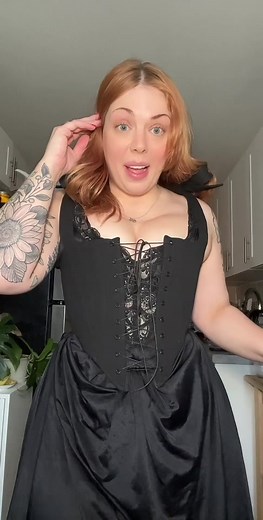 These bodices from @OfWitchesAndBards are absolutely AMAZING I’m shocked, stunned, amazed #fantasyoutfit #fantasyfashion #cottagecore #outfitideas #corset