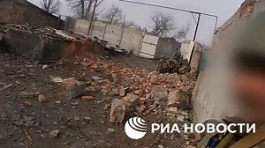 Russian Wagner soldier being hit in the head in Bakhmut. 2023