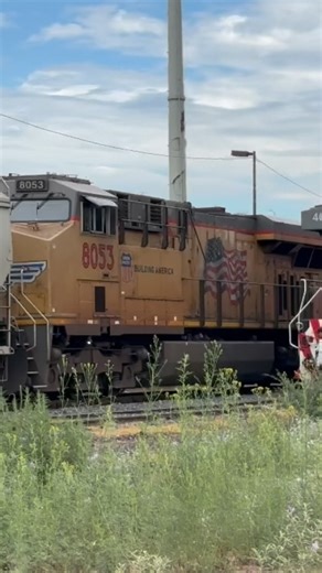 UP GE C45ACCTE #8053 Remota En El Granelero Al Final Intercambio USA-MÉX Entrando a Patio De Nogales Sonora MX #FXE #ferrocarrilmexicano #ferromex🚂 #rail #railroad #railroadphotography #railfanning #railfan #railfans #SD40-2 #GP38-2 #GP40-2 #ES44AC #C30-S7MP #AC44CW #SD70ACe #rail #Tren #Train #GE #EMD #LineaT #Intermodal #IMIMX #IMXMI #UP #trenes | Cazatrenes Sonora