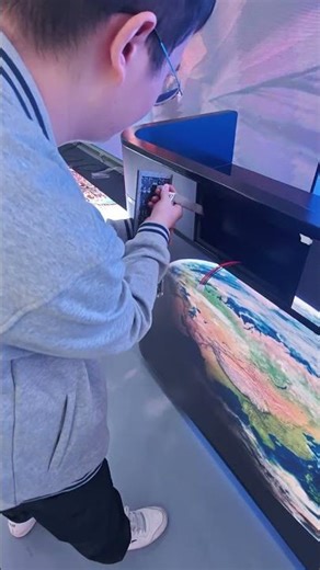 Wait ! A table that can play videos?#eagerled #leddisplay #ledscreen #ledpanel