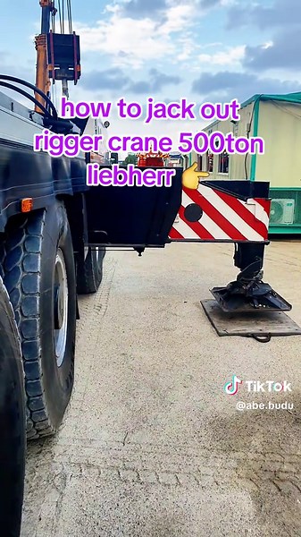 How to Safely Jack Out a Liebherr 500 Ton Crane