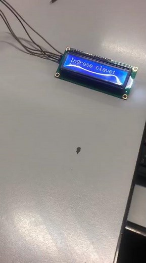 Lab con Arduino Uno R3 teclado matricial y pantalla LCD