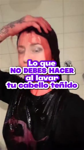 CabelloCosmeticos on Instagram: "QUÉ NO HACER SI TIENES EL CABELLO TEÑIDO 👀 🧡 Shampoo Antioxidante OLÉ CAPILAR: Con mix de frutas como el mango, la mandarina, germen de trigo y scutellaria que le aportan al cabello beneficios de hidratación, suavidad, mientras fomenta el crecimiento del cabello Precio: $19 500ml 💓 Shampoo y Acondicionador Color Security COLOR WOW: Cuidan el tono del cabello como si estuviera el tinte recién aplicado, hidratan y dan brillo Precio: - $34 (250ml) - $18 (75ml) ⭐️