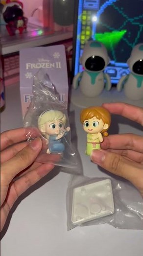 BUKA GACHA DISNEY FROZEN ! KIRA KIRA DAPAT APA YAA ?!?