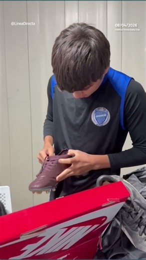 ⚽It's not just football, it's camaraderie!; the Godoy Cruz youth team surprises one of their team...
