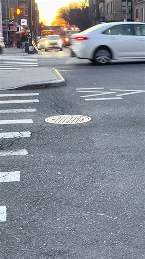 Spare ladder 56 responding #FDNY #firefighting #firetruck #firefighters #fyp