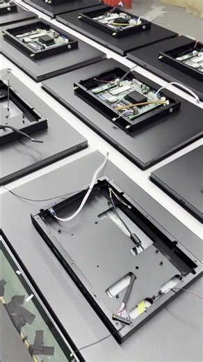 Inside a 21.5-Inch Industrial Tablet PC | Design & Interface Details