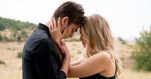 "J'ai tellement peur de dire quelque chose avant d'avoir été briefé" : Hero Fiennes-Tiffin (Hardin) tease déjà After - Chapitre 5