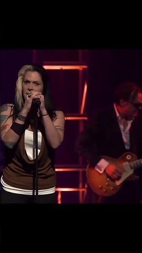 Powerful Duet: Joe Bonamassa and Beth Hart Deliver a Stunning Performance #shorts