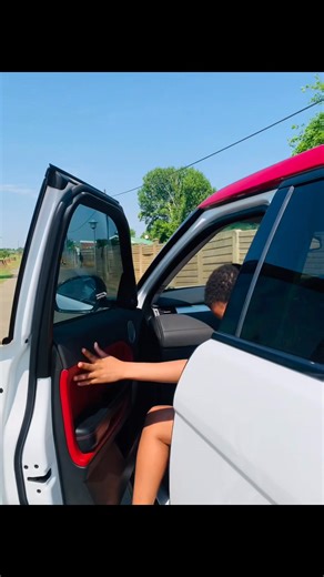 3.6K views · 17K reactions | Sibheke eKFC drive thru ngayo leyo car sifuna leshadis edakiwe﫶 #rangerover #funnymoments | Lunacy Tee | Facebook