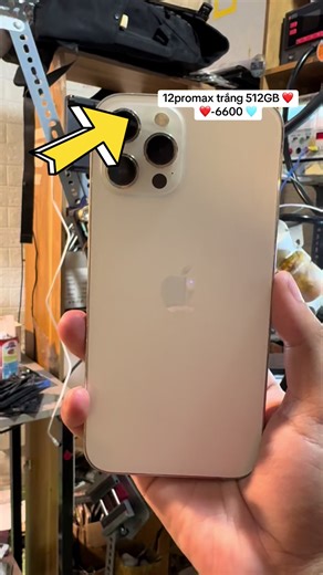 iPhone 12 Pro Max 512GB màu trắng tinh, ngoại hình sạch sẽ, tổng thể sáng máy và sang trọng. Bản 512GB cho không gian lưu trữ cực kỳ thoải mái: ảnh, video, dữ liệu hay game nặng đều dư sức chứa. Máy đủ chức năng, sử dụng ổn định hằng ngày. Không có Face ID, các tính năng còn lại hoạt động bình thường. Màn hình lớn hiển thị sắc nét, giải trí và làm việc đều rất đã mắt. Cụm camera cho chất lượng hình ảnh chi tiết, màu sắc trung thực, quay video ổn định. Phù hợp cho anh em cần hiệu năng mạnh, bộ nh