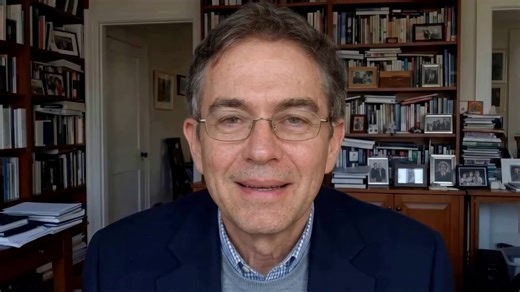 De la fumée s’élève au‑dessus du port de Jebel Ali, à Dubaï, après des frappes signalées visant des infrastructures clés du Golfe. Jebel Ali traite environ 350 milliards de dollars de commerce annuel, ce qui en fait l’un des pôles logistiques les plus importants au monde.