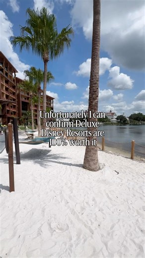 If you’ve been wondering what ACTUALLY separates Deluxe Resorts at Disney World, here’s a breakdown: