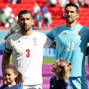 Iranian football players have resumed singing their national anthem at #Qatar2022 after remaining silent in a previous game. So, what changed? | DW News