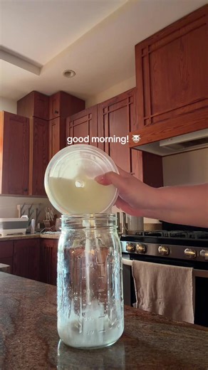 loving all the natural light coming in the window 🤍🤍🤍 #pumpingmom #breastfeeding