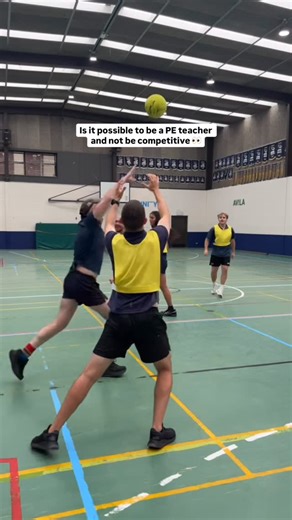 PE Made Easy on Instagram: "“get outta here” 😅 Such a fun afternoon with Katherine and the HPE team at Whitefriars College! 🎯 Prac Focus: Game-Sense Activities - with a focus on Invasion & Net/Wall games. The game in this video is two-team ball tag! Teams take it in turns to pass the ball/s around, aiming to tag the opposition or force them out of bounds! ⏰ Duration: 60 mins ✅ Outcome: 6 new games and activities that can be utilised across all year levels & abilities 👉🏼 Book in a tailored wo