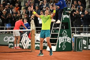 Rafael Nadal remporte son combat contre Novak Djokovic et rejoint les demi-finales à Roland-Garros