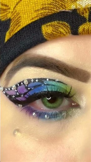 🌈 Top 3 Colored Contacts to Brighten Your Eyes This Season