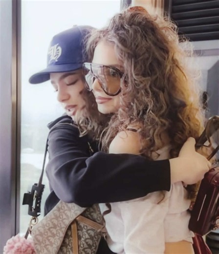 this is for my amazing summer, who deserves it most. para at the bottom queen ;p - @summer ⋆˚꩜｡ tried to see first but it didn’t load…🥹 [🏷️] spdt: @𝐩𝐫𝐞𝐬’@. 𐙚 my cutie pies @demitrakalogeras @Eliana Kalogeras @sundaykalogeras - #kalogeras #demitrakalogeras #sundaykalogeras #friendshipedit #fyp [🔎] friendship edit, Demitra Kalogeras, Sunday Kalogeras, friends, edit, viral, trend, cheap thrills edit, Sunday Kalogeras and Demitra Kalogeras, cute, soft, best friends edit HIIIII MY ANGEL!! I j